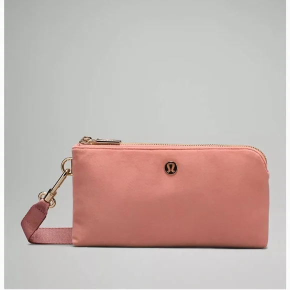🎉🔥HOST PICK 🔥🎉2/$140❤️ Lululemon Curved Wristlet Velour❤️NWT❤️ - Picture 2 of 11